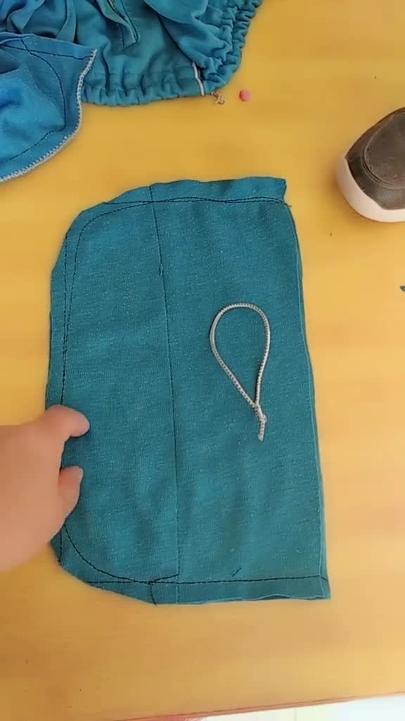 旧物做鞋套,简单实用