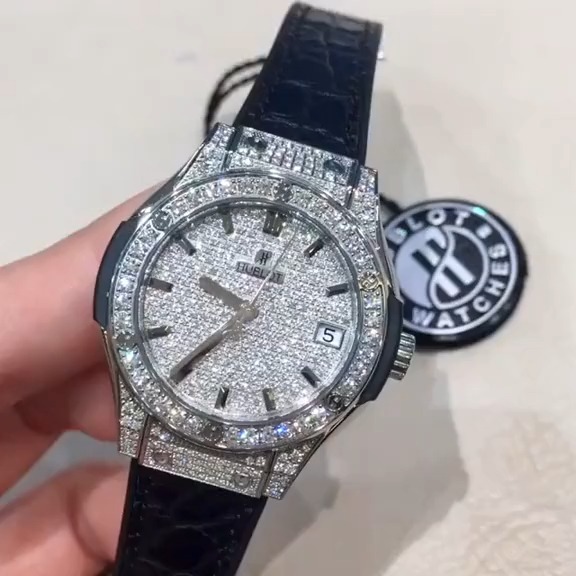 宇舶#相处靠真诚,相知靠包容,百看不厌的宇舶经典融合系列满天星镶钻