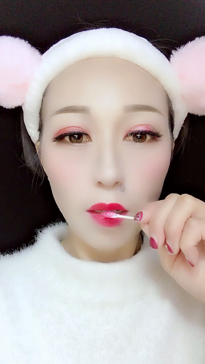 新年新气象#亮晶晶的小嘴唇 就是这样图出来.