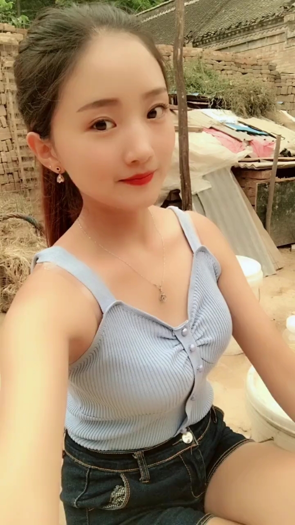 农村小姐姐,笑起来真迷人