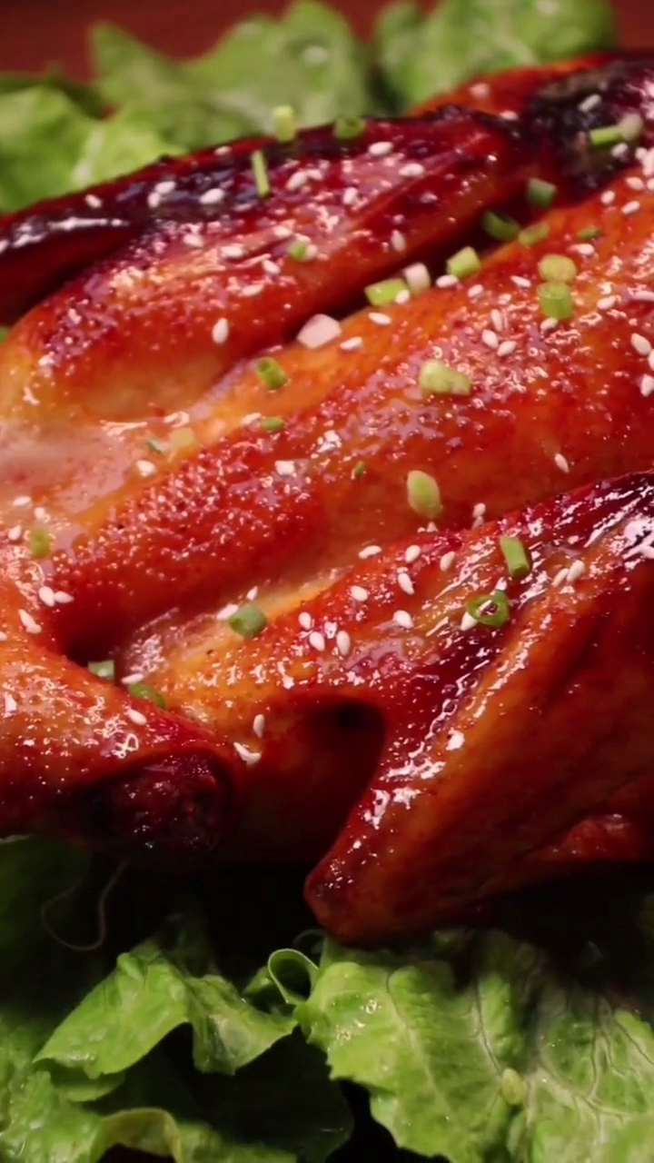 带上美食去春游  烤全鸡  香喷喷,快端上来!