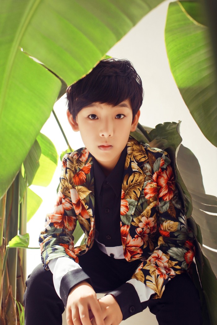 是许多男神的童年!如今15岁颜值爆表!