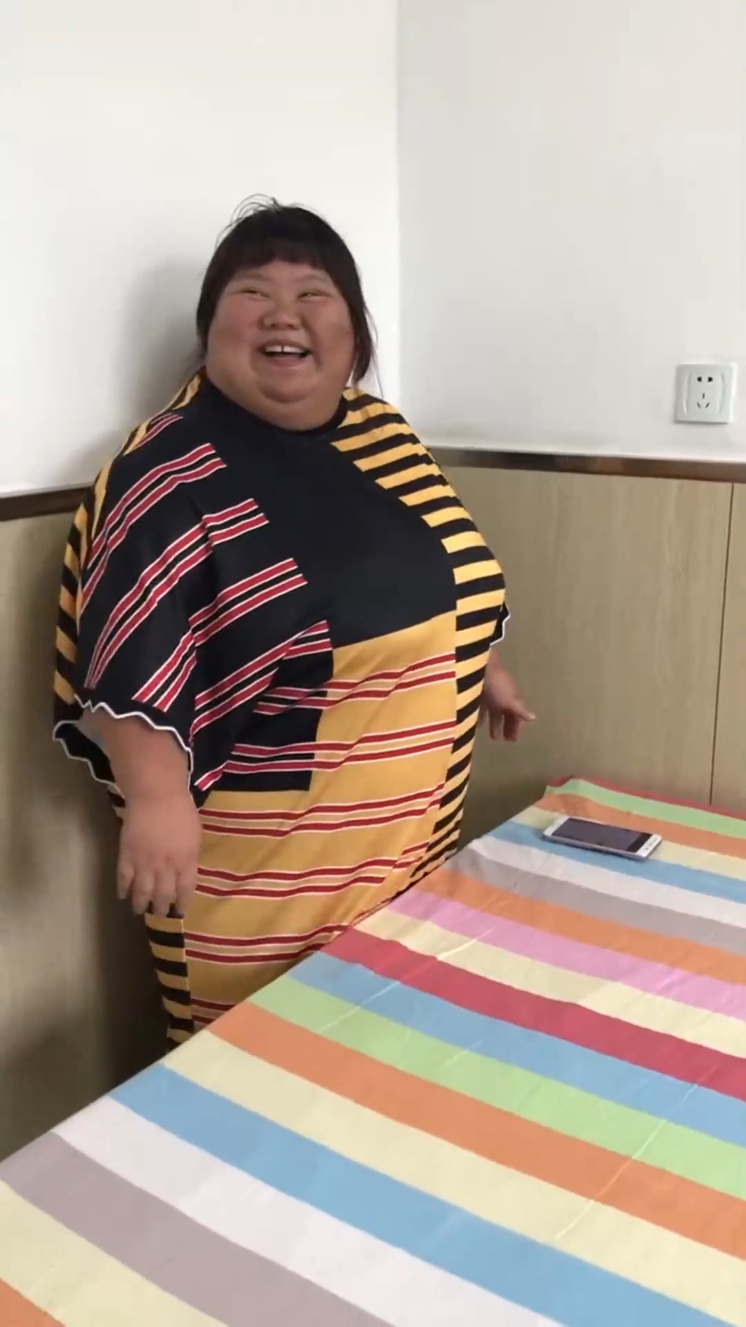 娱乐#这个胖姐姐火了,开怀大笑,有什么开心的事