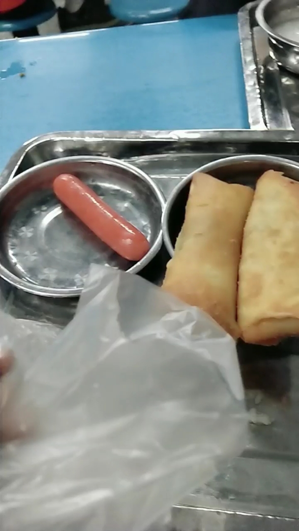 厂里的早餐真好吃