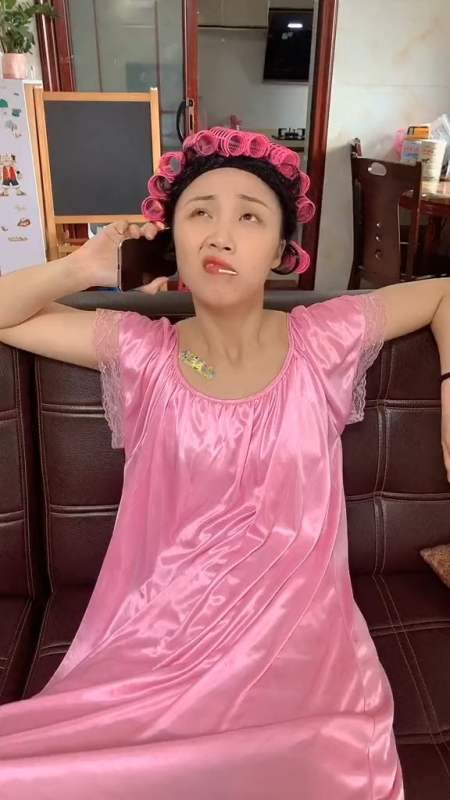 芋头成为锦鲤,躲过包租婆拖鞋-度小视