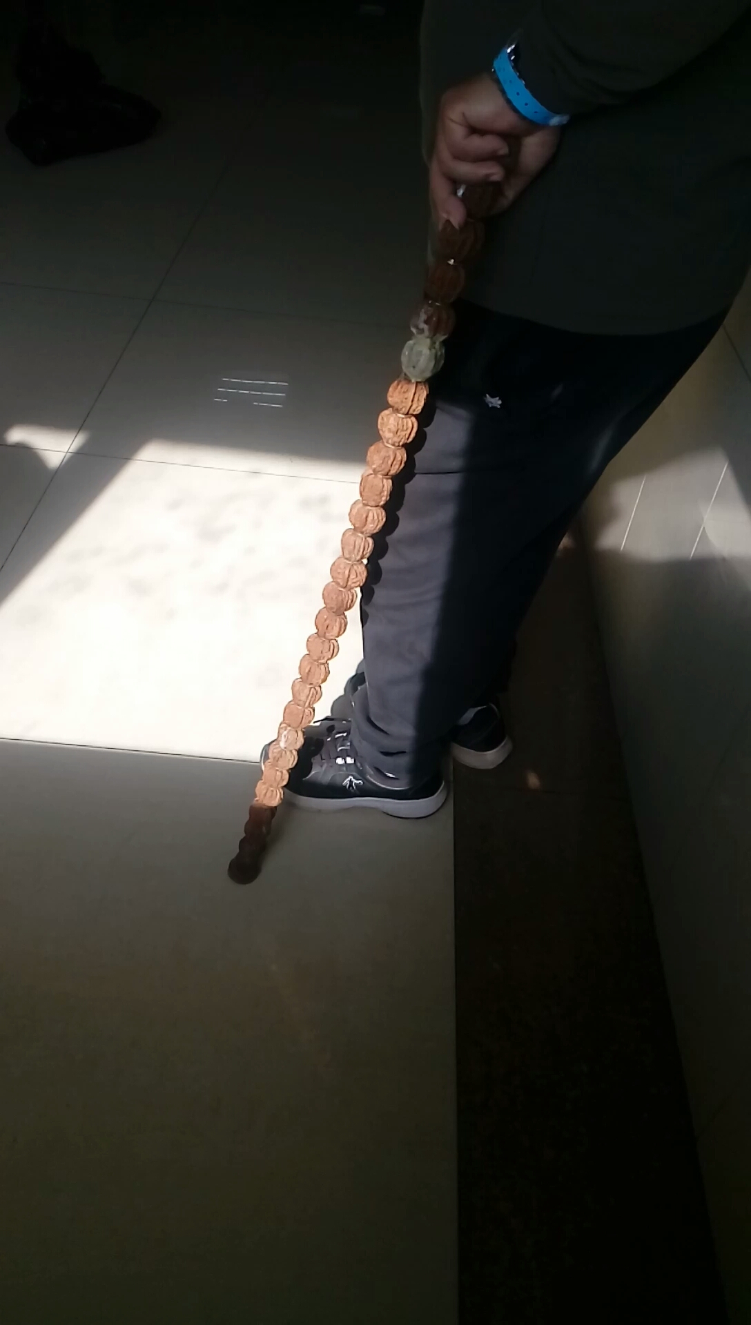 文玩核桃做的拐杖