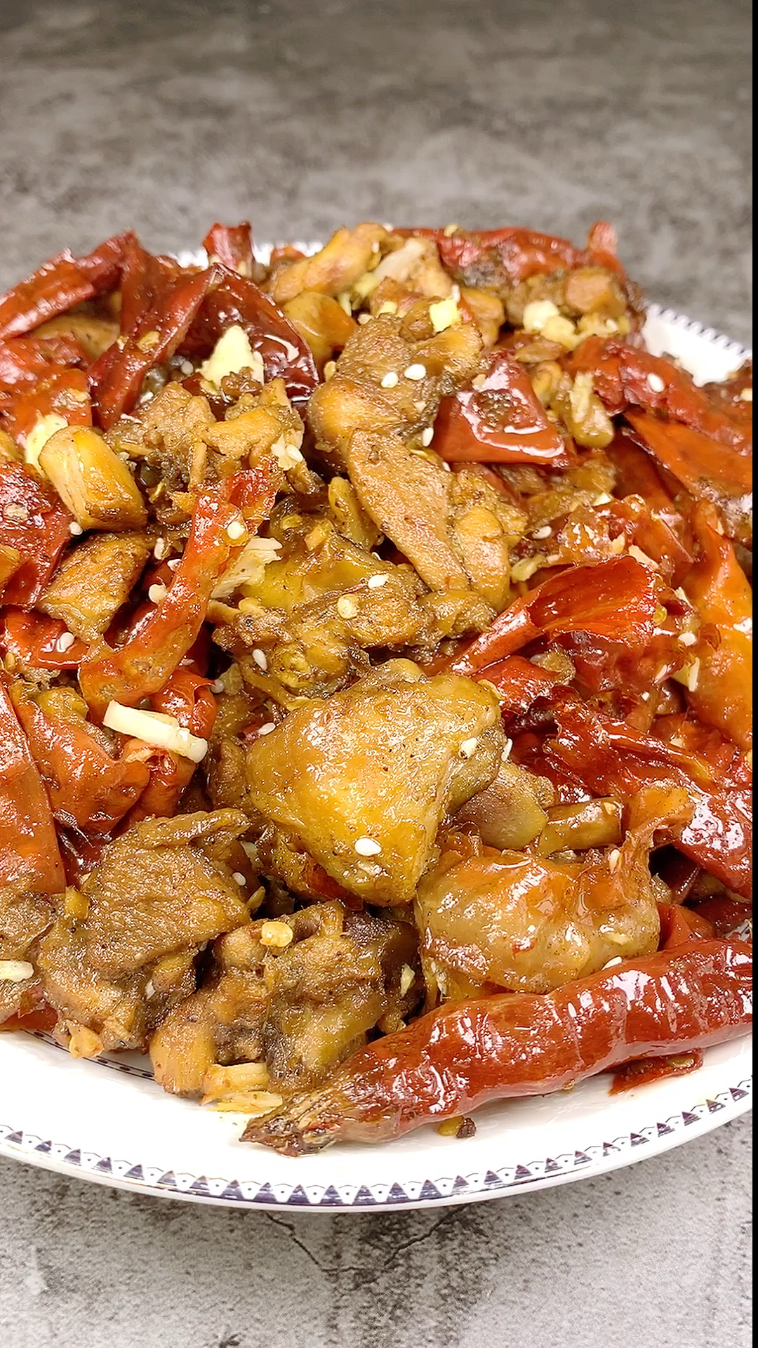 家乡特色美食#正宗的新疆辣子干煸鸡块