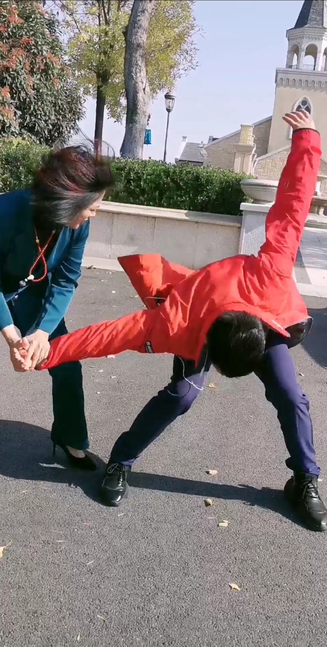 女子擒拿#戳我脑门儿,反关节擒拿让你无法反击