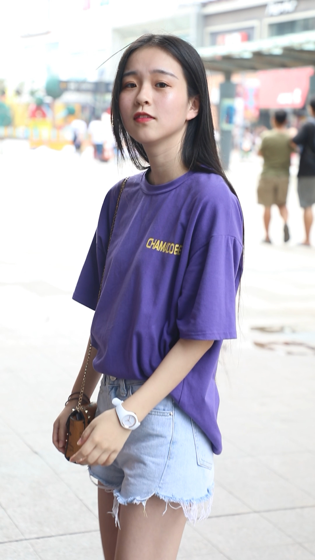 爱的魔力转圈圈#沈阳街拍:微笑就在一瞬间