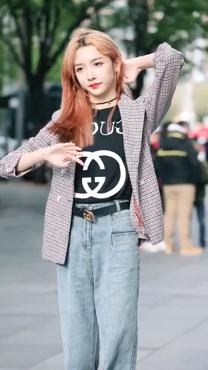 街拍#猜猜艾比说了什么?我叫abbily王嘉菲-全民小视频