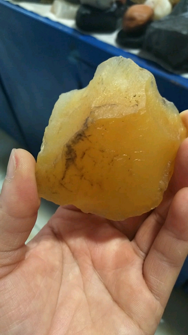 新疆黄宝石光