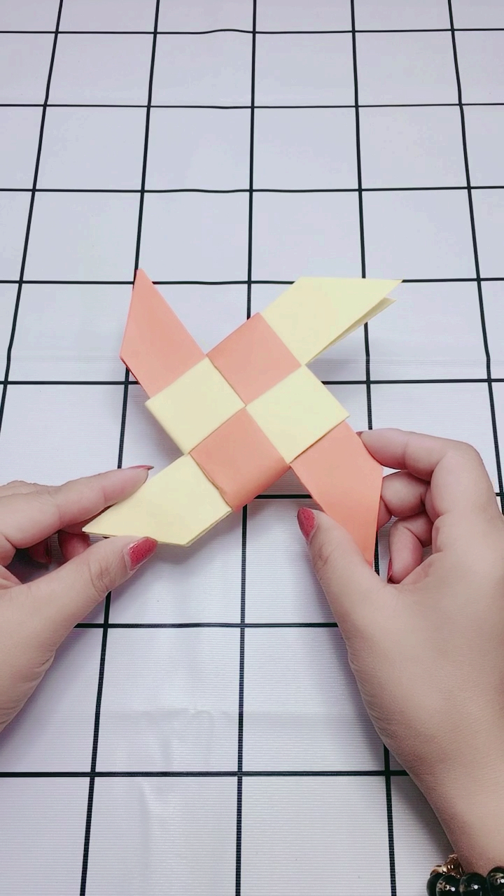 手工制作#回旋镖有几个人会做-度小视