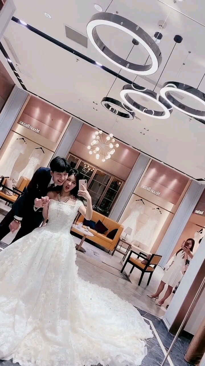 (o1256968986) 凌轩冷巴两个人都被说太瘦啦最码都穿