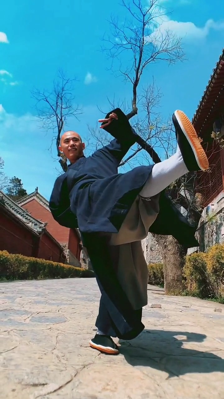 少林武僧#量量我的腿有多长!