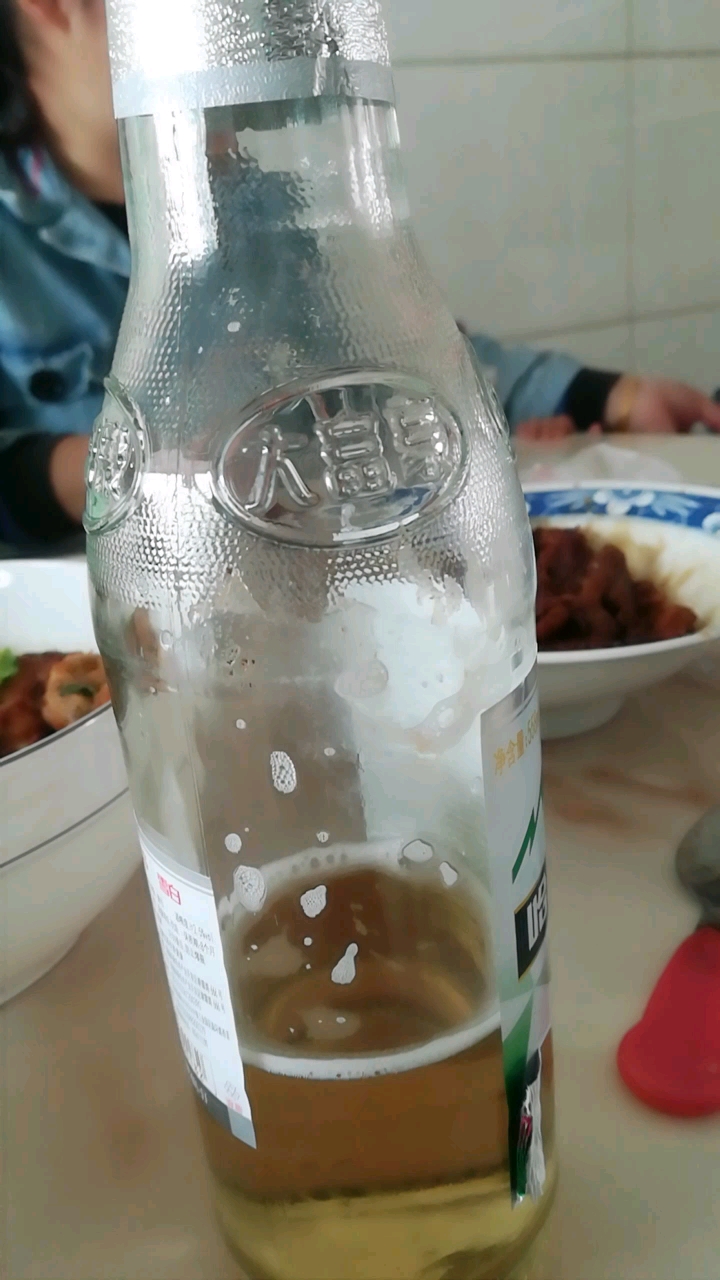 大富豪啤酒瓶子都刷不干净!什么破品质!