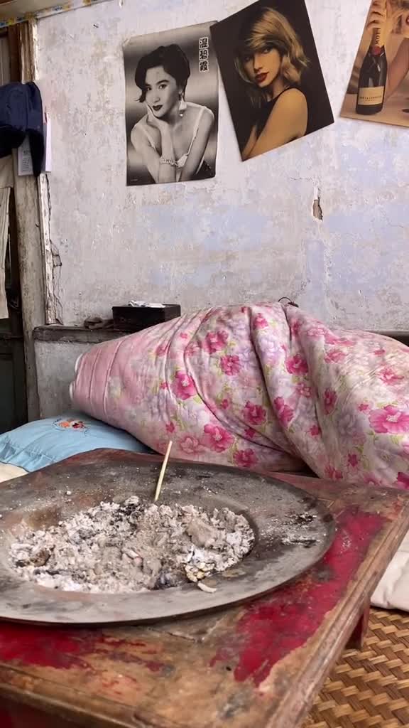 大雪纷飞大雪封门都快揭不开锅啦