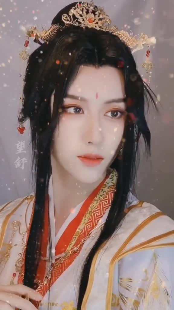 天官赐福#太子悦神#谢怜上元佳节,神武大街,惊鸿一瞥,百世沦陷