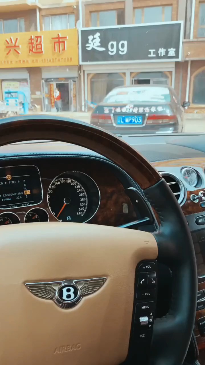 今日份的自拍辽宁吉林内蒙古山东劳斯莱斯宾利婚车.擎天柱.红旗l5.