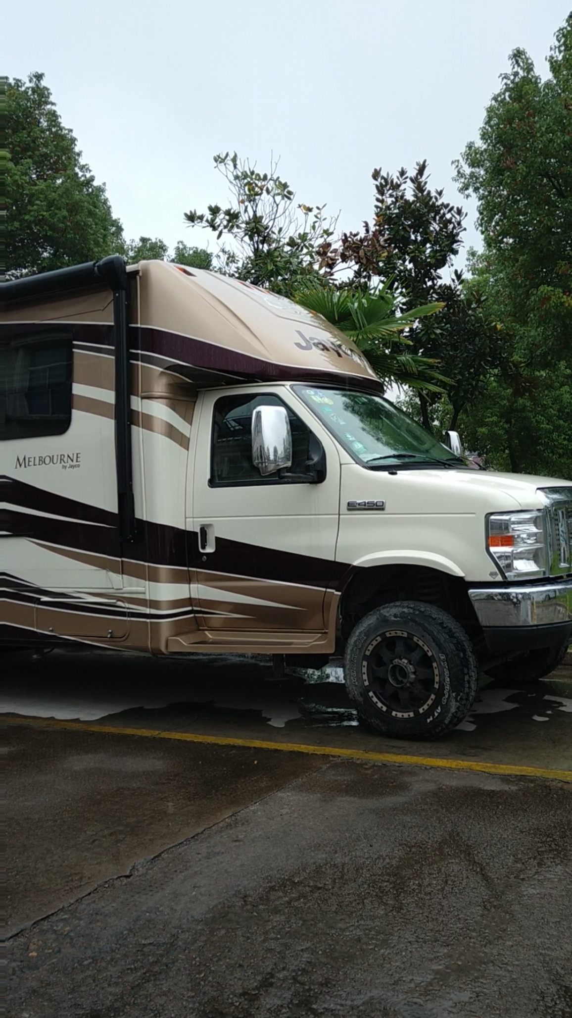 华仔,大房车,超级帅