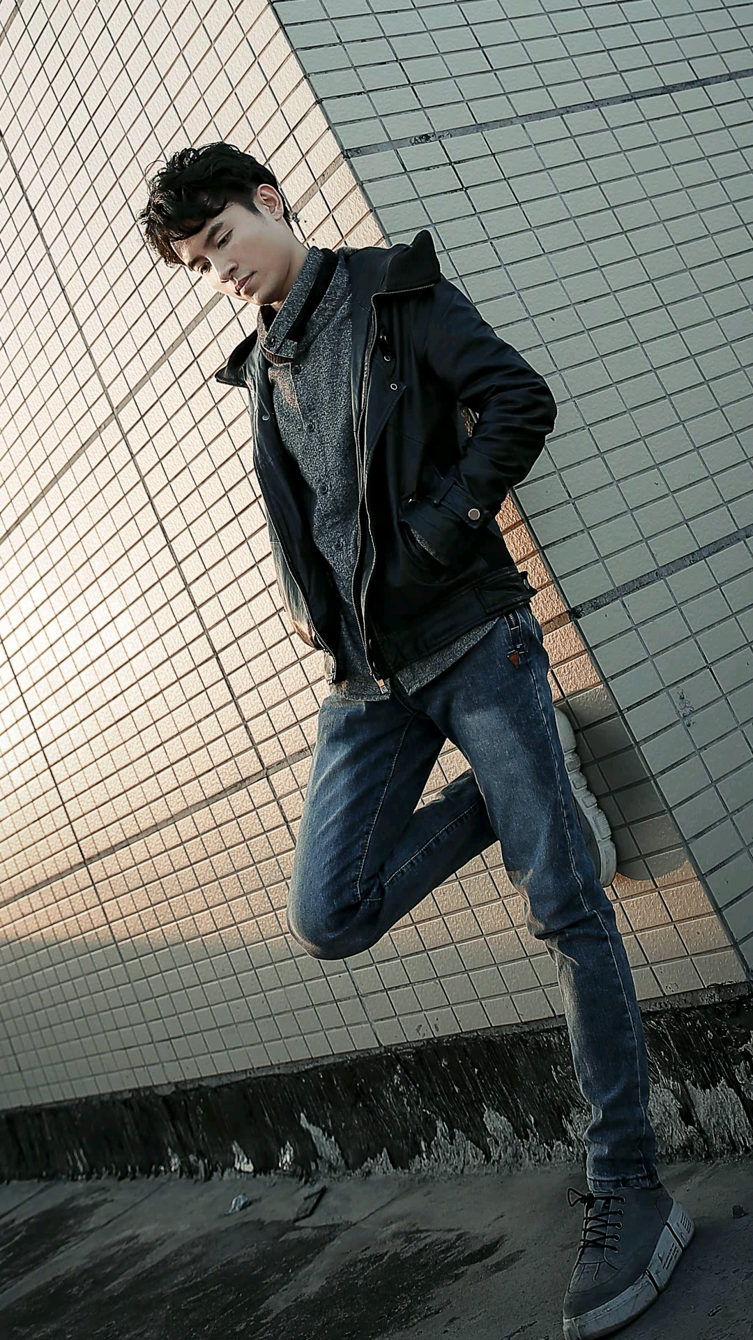 5岁王子豪作品系列(1.1),妈妈问我为什么跪着拍照!