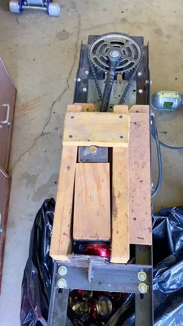 自制易拉罐压缩机