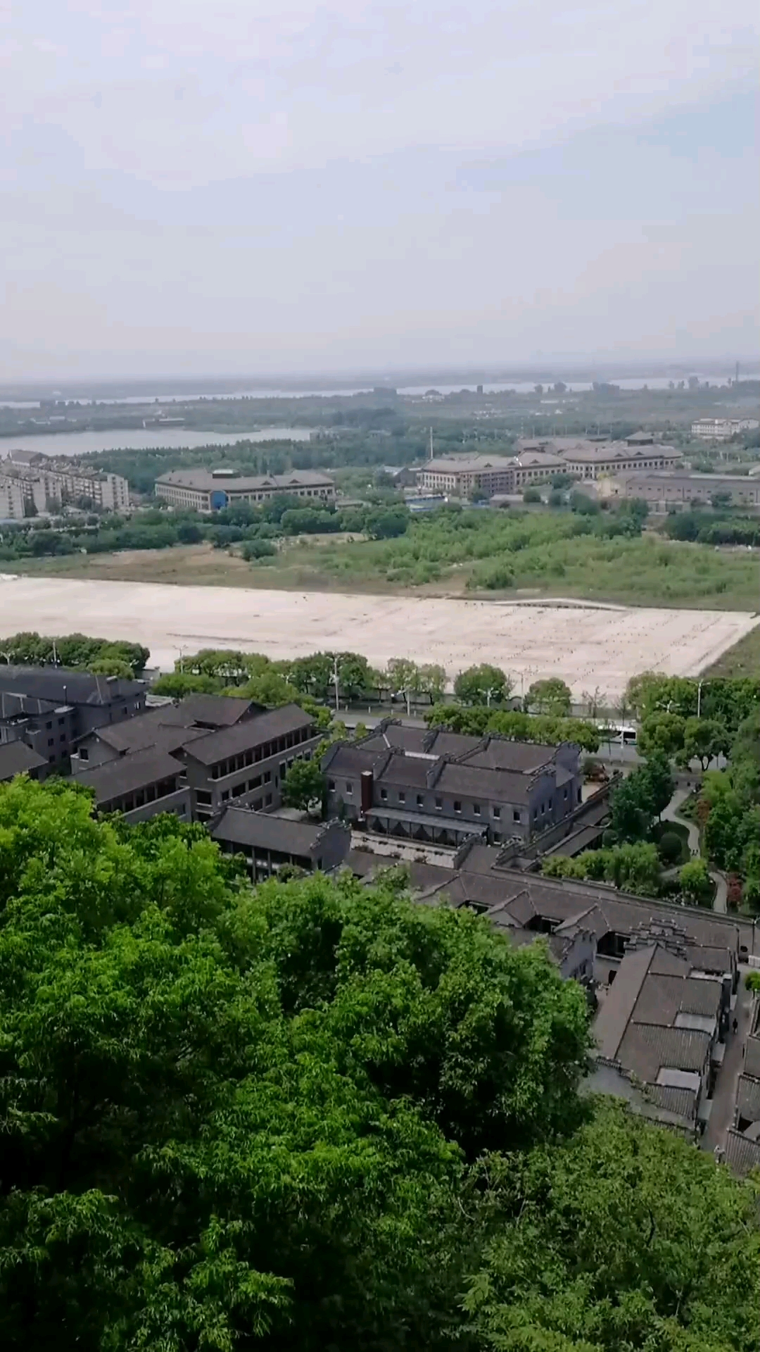 京口瓜洲一水间