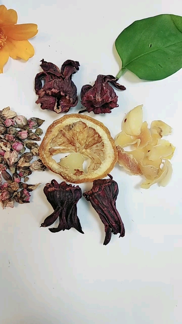 百合玫瑰茄泡水喝的好处