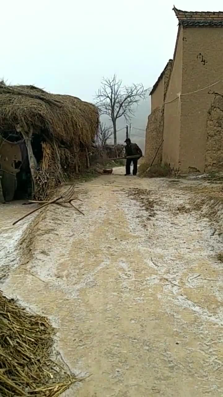 朴实的农民这就是农村人的生活,勤劳朴实