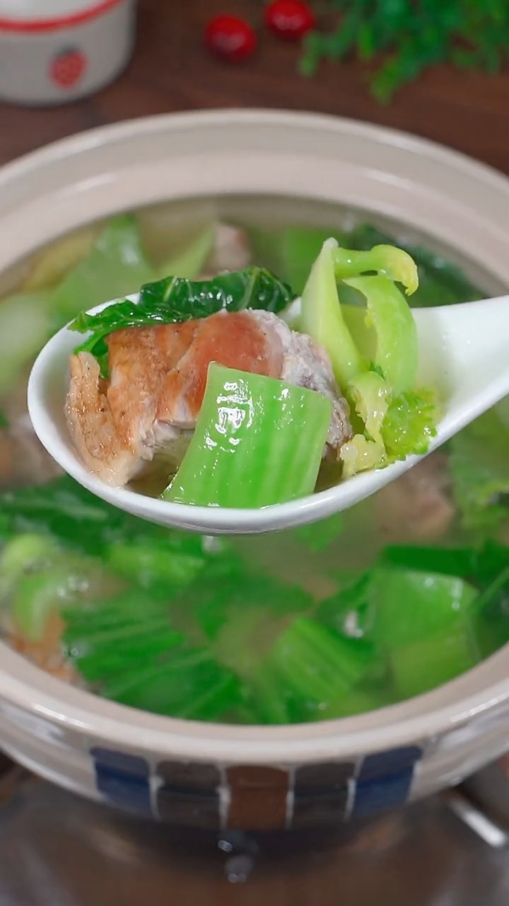 老广的挚爱烧骨芥菜汤味道鲜香浓郁太好喝了-度小视