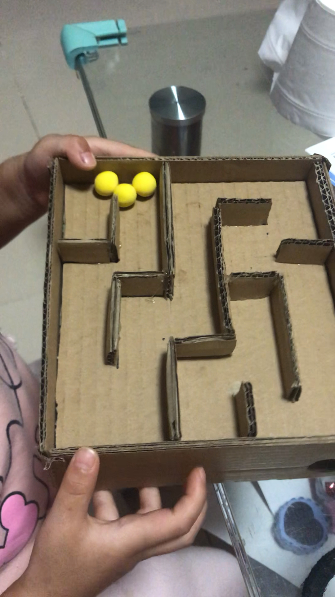 家有萌娃#今天费时做的纸箱迷宫