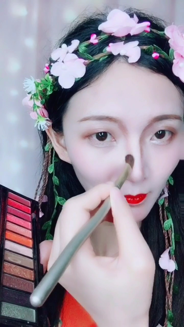 中国强大易容术眼影都能修出高挺鼻梁