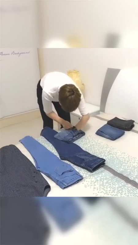 叠牛仔裤也得有点真本事,平整好看,又学到一招