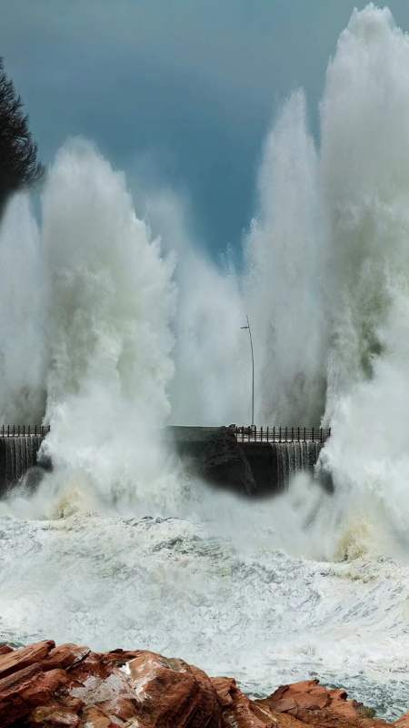台风,烟花,登录前夕,海面掀起近20米高的海浪,大家一定要注意安全