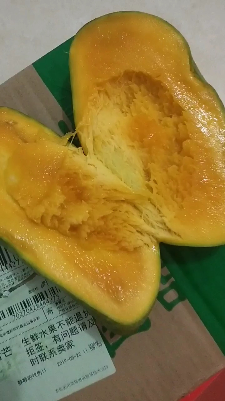 又想骗我生女儿#网购一箱的芒果,开箱就几个坏的