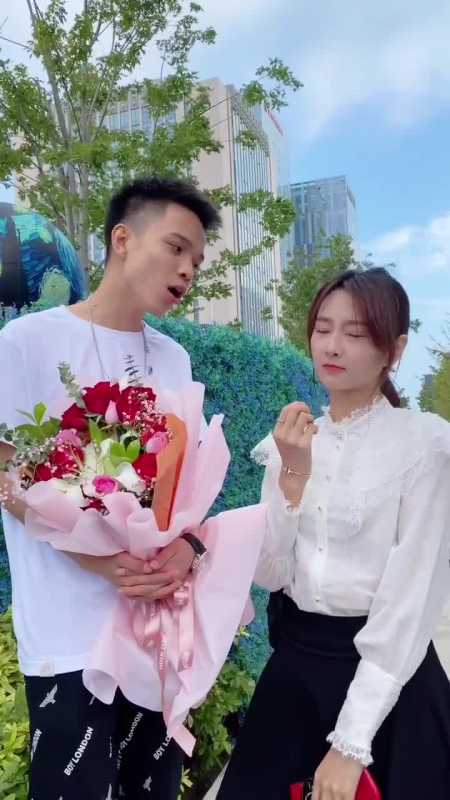 三哥忘词了花絮来了@三哥(覃祖铭)@苏宁朱莉-全民小视频