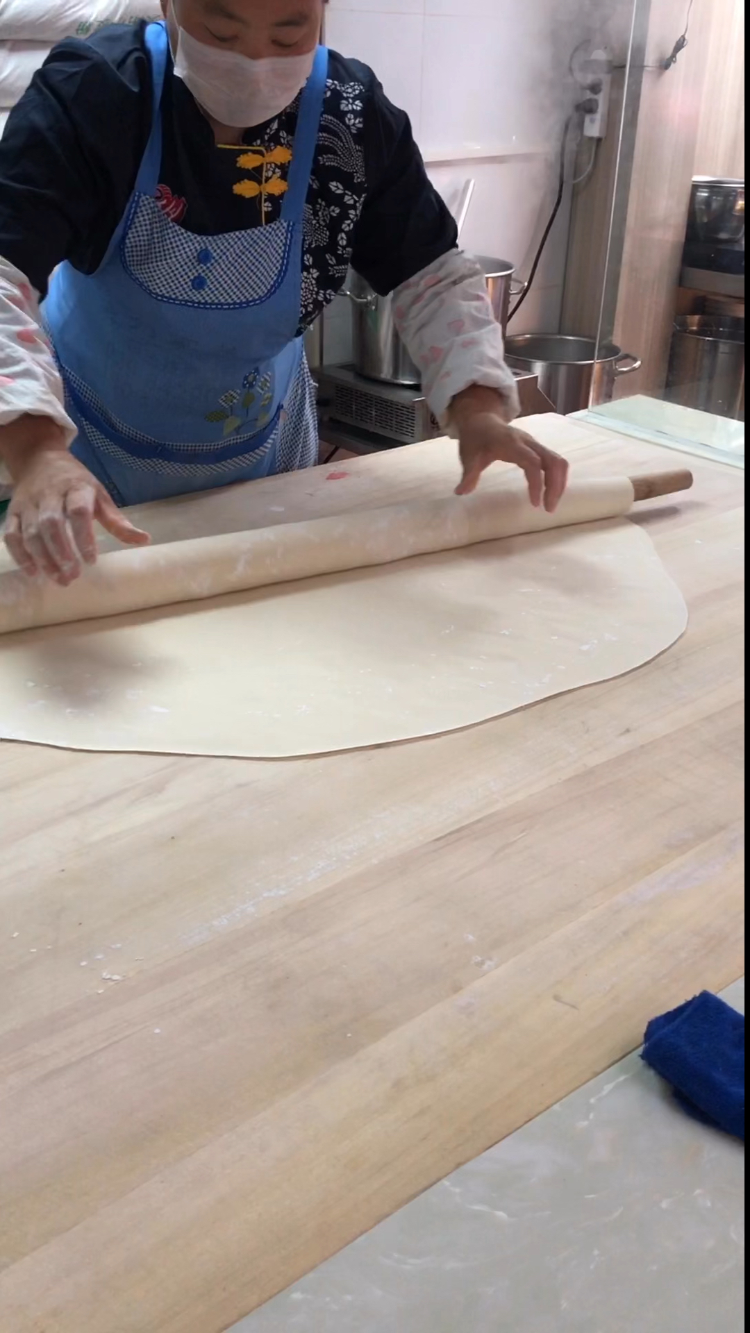 秀出我的家乡味#一碗面半斤11块,手工擀面现场称重,每碗面不差丝毫