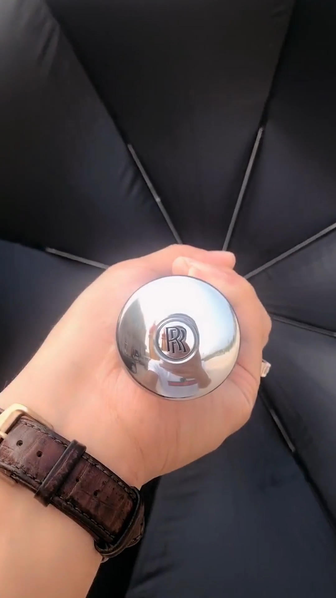 我要上热门#要不要试试劳斯莱斯雨伞的手感怎么样?