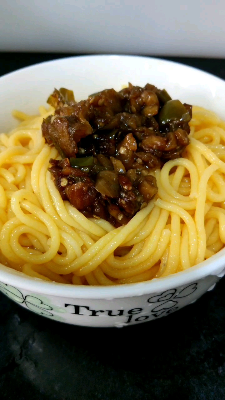 茄子卤的玉米面条打卤面,嘎嘎好吃