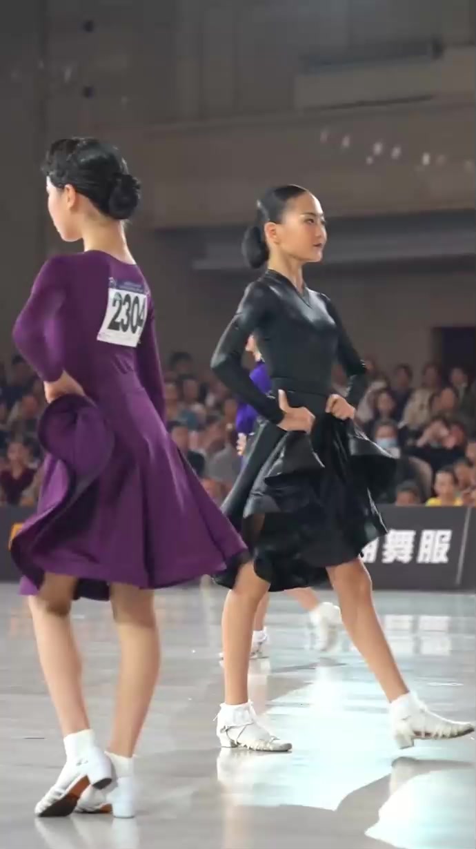 【王铭瑶】cbdf重庆赛12岁女单精英组拉丁舞亚军,这气质拿捏得死死的