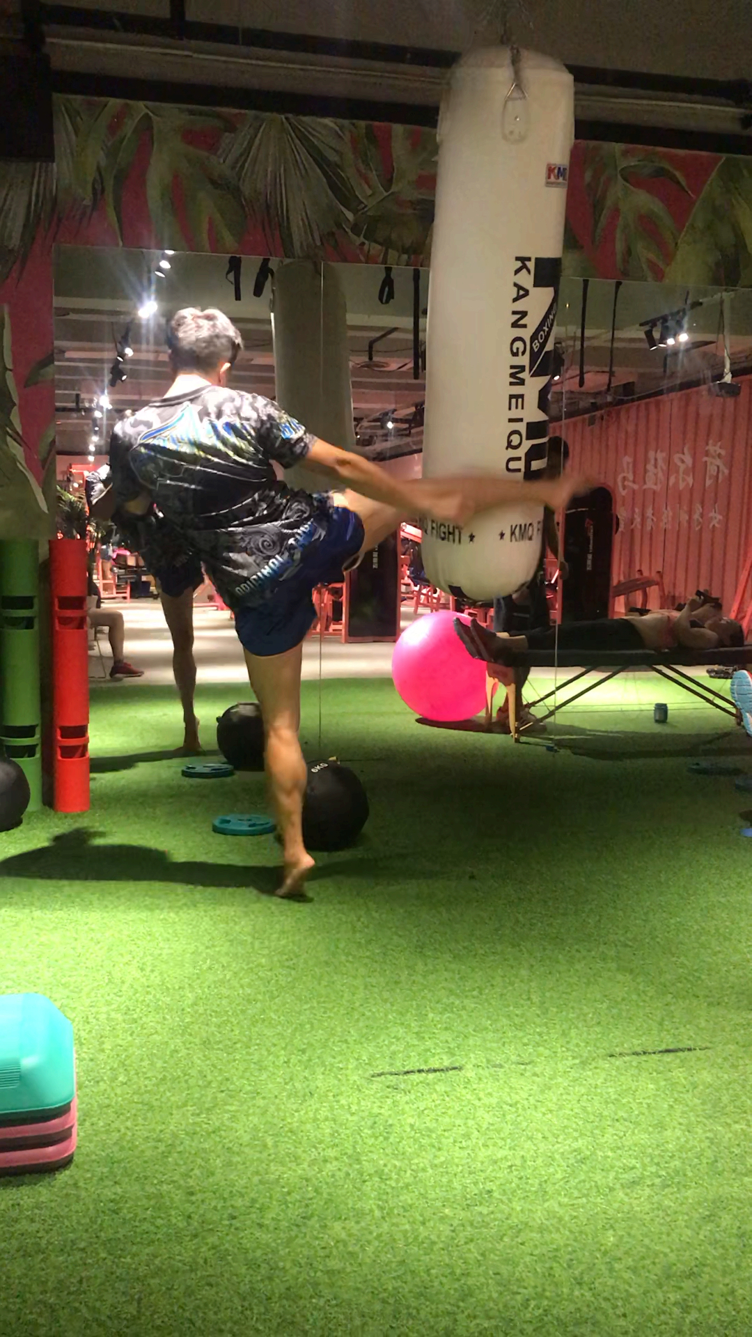 泰拳扫腿教学干货,时间太短50秒讲不完后期会慢慢更新