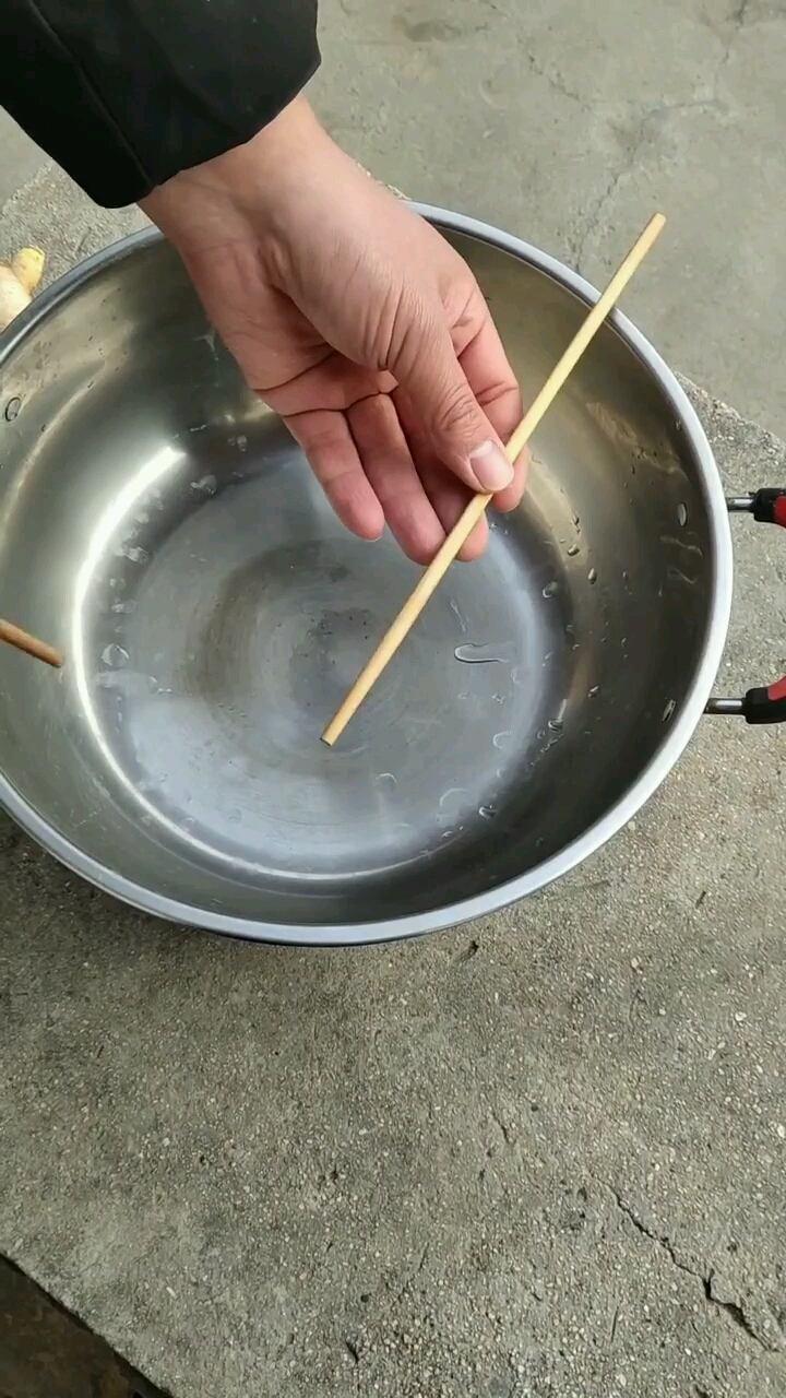 三根筷子的小玩法,这样做起来真的好炫酷,非常不错