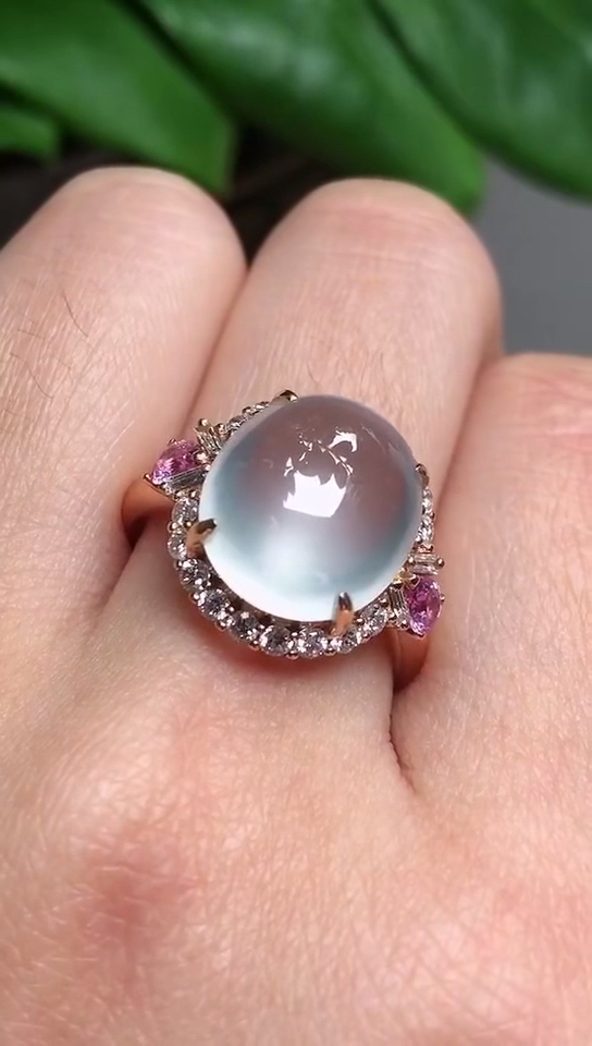 寻找最牛手艺人#天然翡翠冰种18k金白冰大蛋面戒指