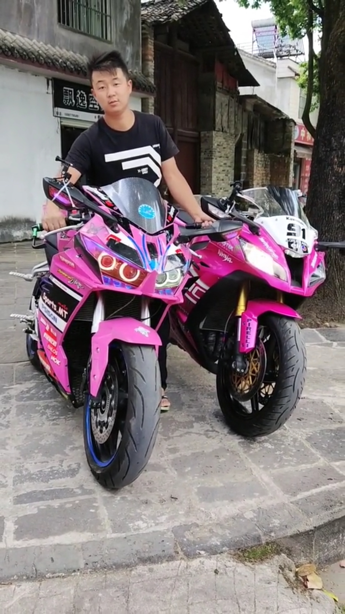 机车#骚粉少年机车梦,你吼得住吗?