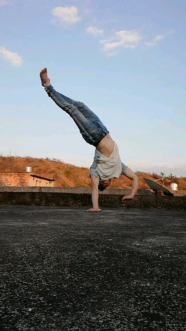 单手倒立