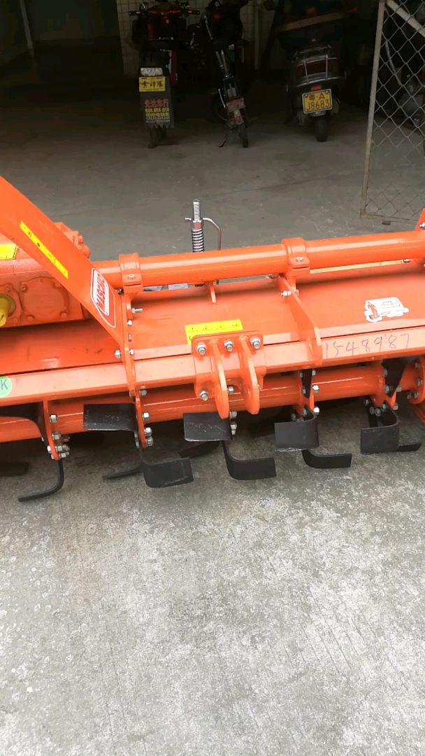 全进口旋耕机,这设计做工都很精美!