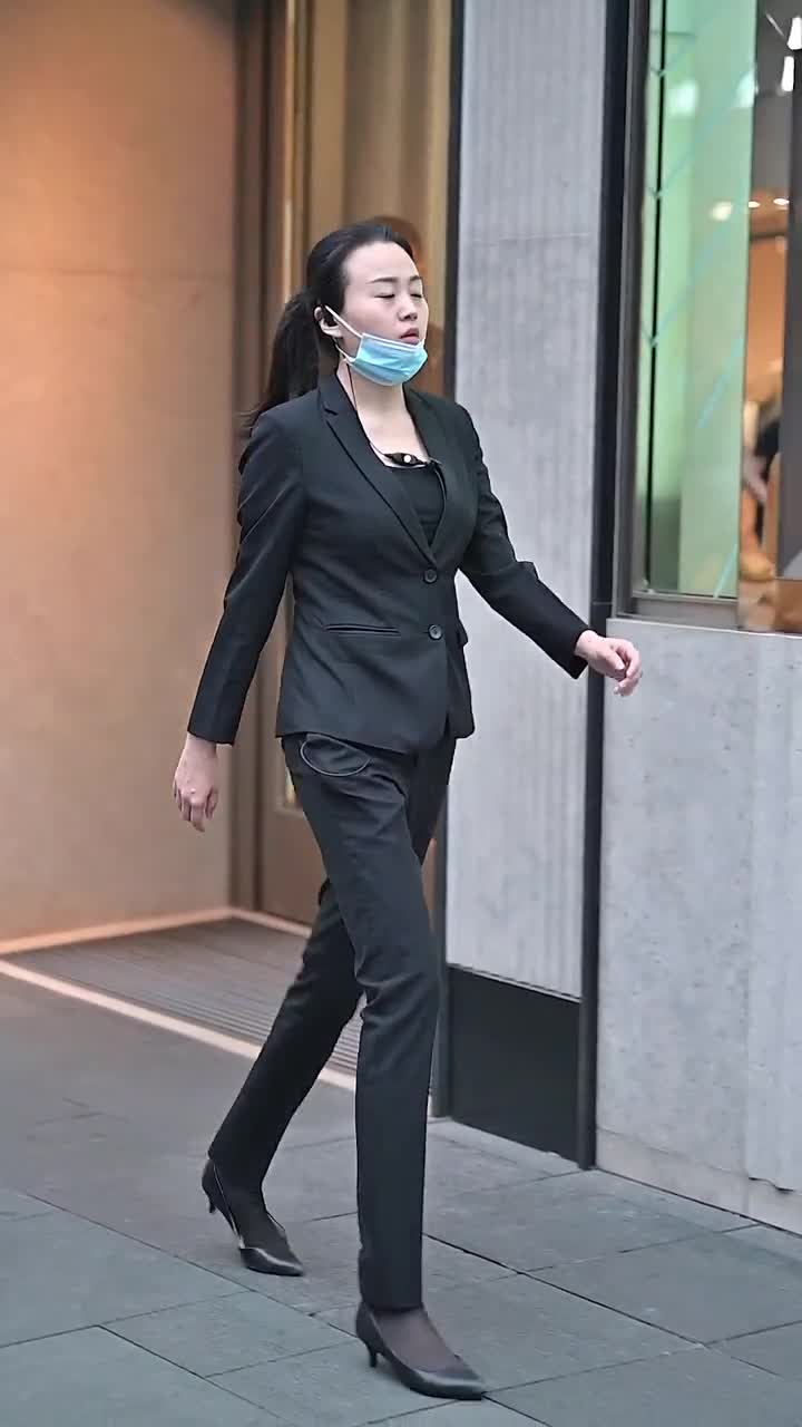 年薪七位数的奢侈品销售小姐姐,上班了!#街拍