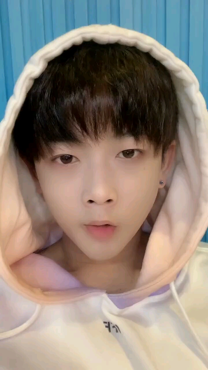 女人是世界上最耗时间生物@十三进城辣(o4547842) @浩辉进城辣  (o2