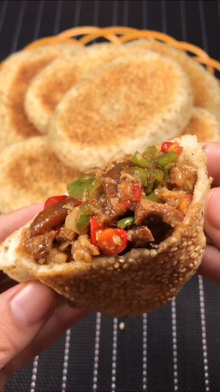 万能芝麻口袋饼,肉香,芝麻香,一起香,太哇塞啦!