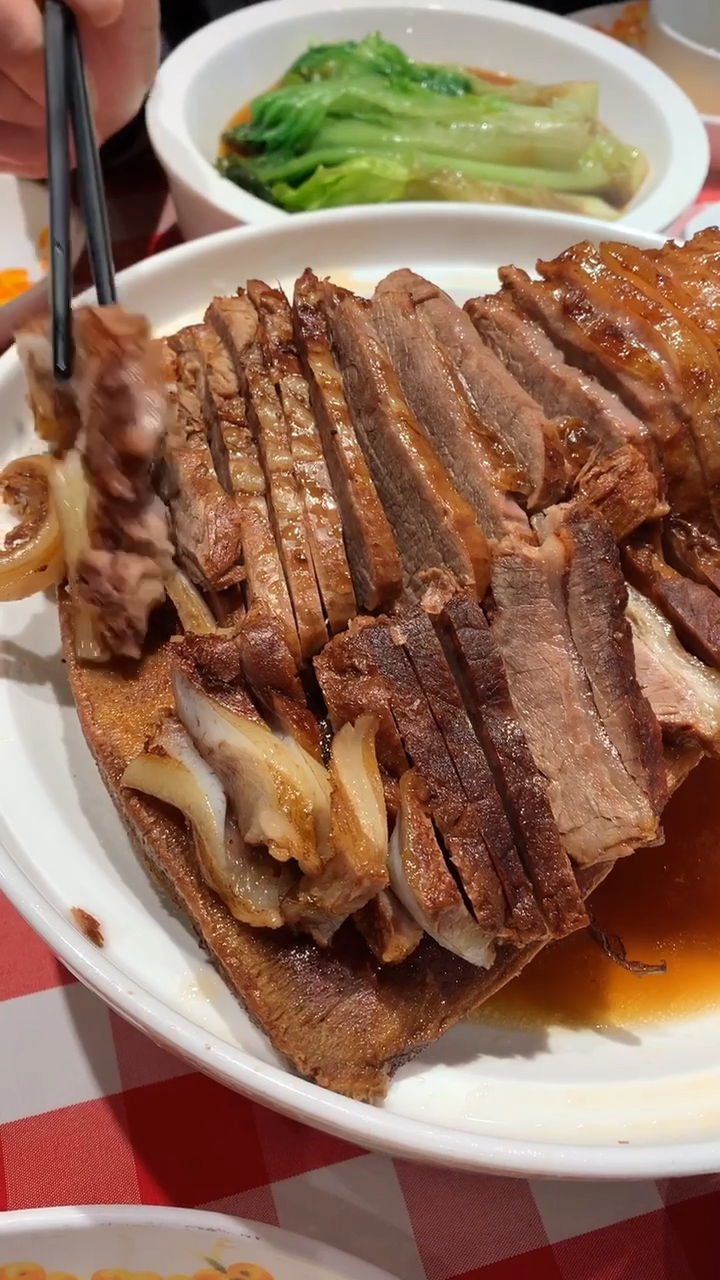 舌尖上的旅行#看着这个牛扇骨就很过瘾啊～要不你也来一口?-度小视