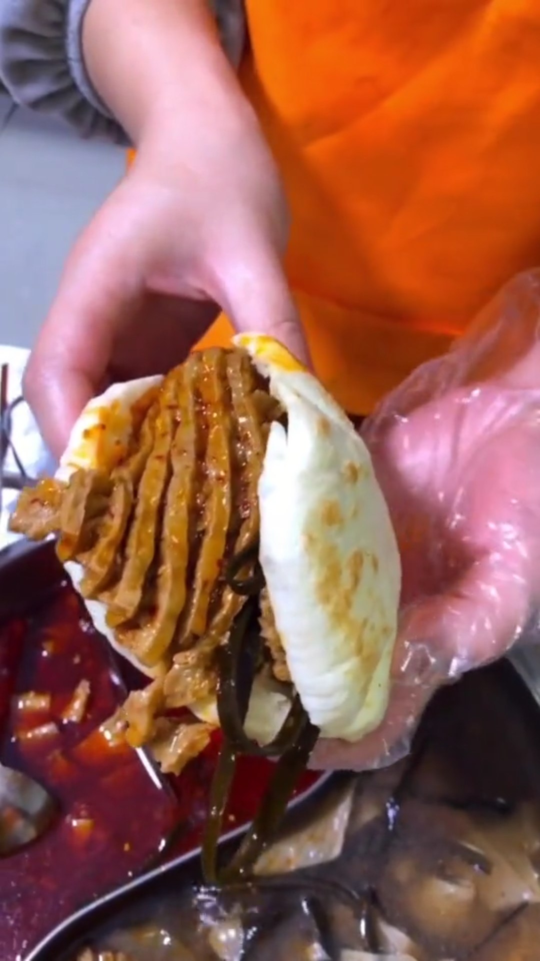 第一次吃可以夹豆腐串的烧饼